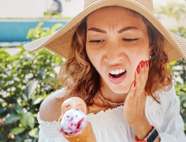 Jakie błędy popełniamy w higienie jamy ustnej w czasie wakacji?